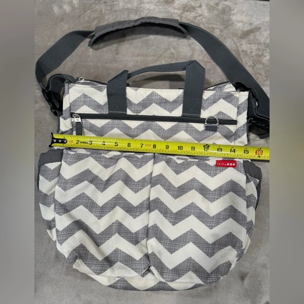 Skip Hop Baby Bag in Gray and White